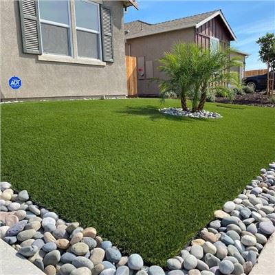 Thảm cỏ giả cho sân vườn